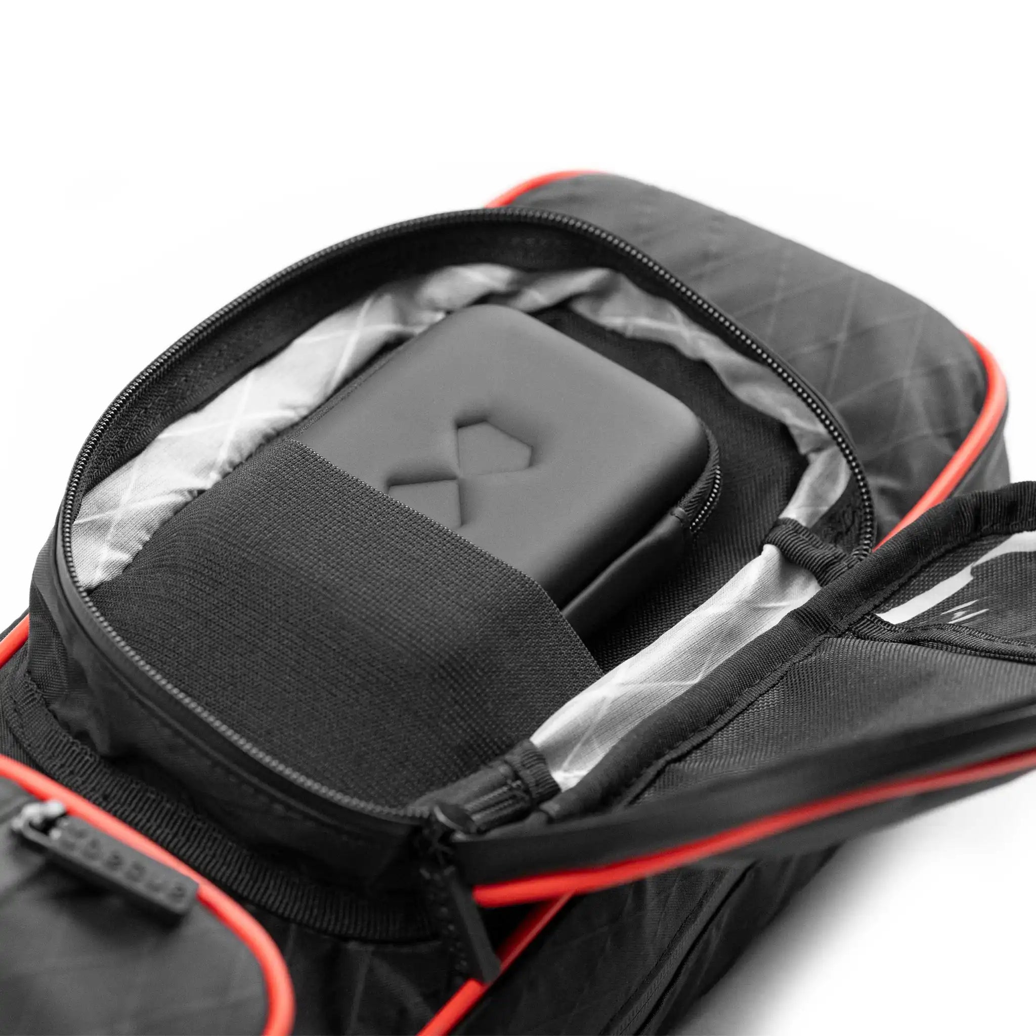 Becue Arax 4x8 Cue Case – Lightweight, Durable & Waterproof Becue Arax 4x8 Cue Case – Lightweight, Durable & Waterproof